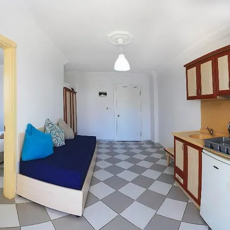 Lägenhetshotell Adora Garden 3*