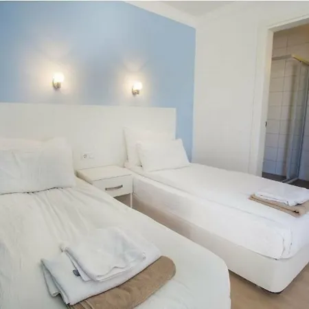 Lägenhetshotell Adora Garden 3*